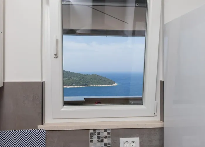 H&d - Two Bedroom With Balcony And Sea View *