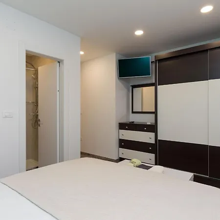 H&d - Two Bedroom With Balcony And Sea View * دوبروفينك