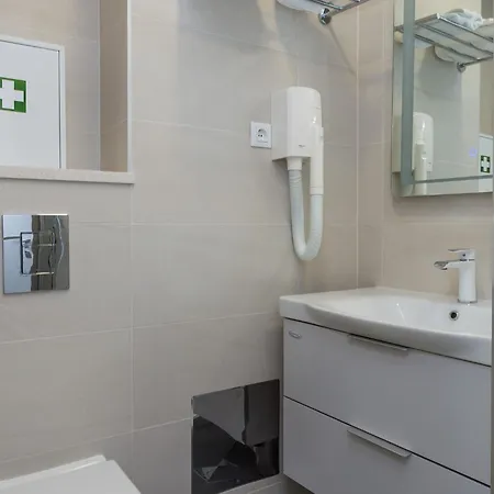 H&d - Two Bedroom With Balcony And Sea View دوبروفينك