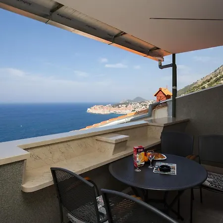 H&d - Two Bedroom With Balcony And Sea View Apartment *