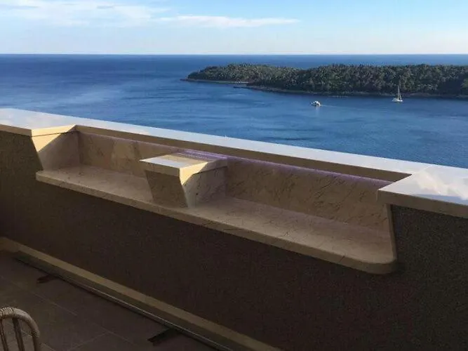 H&d - Two Bedroom With Balcony And Sea View *